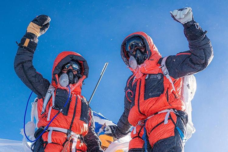 A Groundbreaking Achievement on Mount Everest by Deaf Climbers