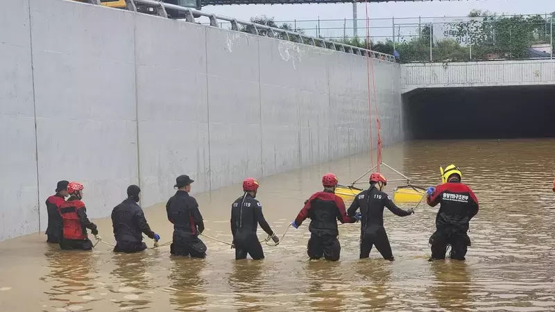 9 Bodies Found in Flooded Tunnel in South Korea